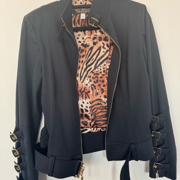 St. John Sz 4  black jacket Couture Buckles - Picture 8 of 8